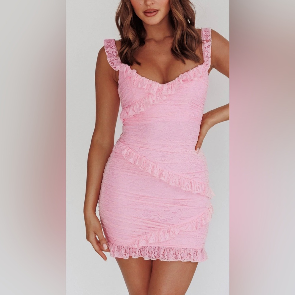 Pink selfie Leslie la Vida frill trim dress
